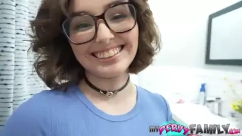 Nerdy Teen Stepsister Is Wet for Cheating Stepbro - Leanna Lovings -