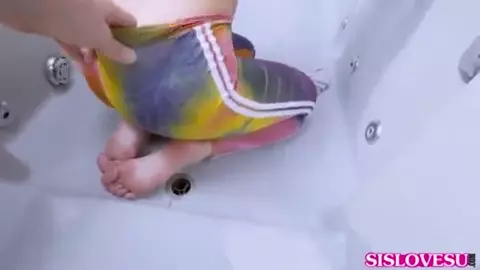 Daisy Stone h. Out in the Bathtub