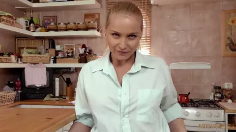 Kathia Nobili - Early morning sex with your Mom