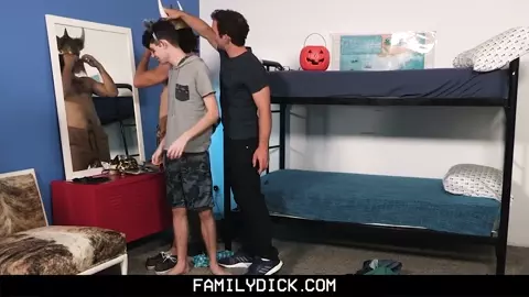 FamilyDick - Uncle teaches Nephews to Rim