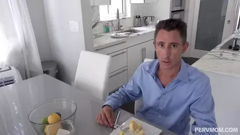 PervMom - Stepmoms Tableside Blowjobs