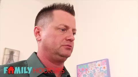 Hookups- Daddy face fucks stepdaughter Tiffany Watson