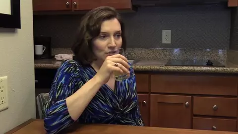 Bettie Bondage - Girls chat with taboo mom