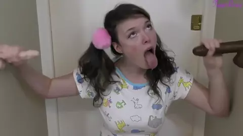 Tigger Rosey - Younger Sister will do anything