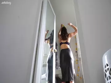 Stella Liberty – Bad Boys Wanking To Mommy Get Punished