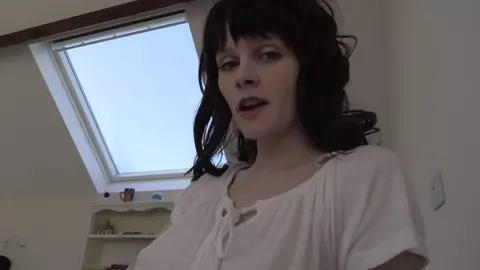 Sydney Harwin – Quarantined With Mother