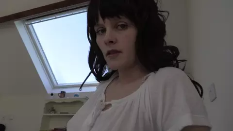 Sydney Harwin – Quarantined With Mother