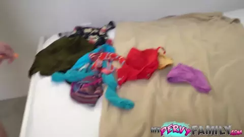 Blonde Spinner Step Sister Begs For Creampie - Khloe Kapri -