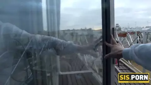 SIS.PORN. Sexy teen will smoke even if it takes to make it