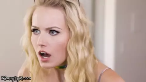 MommysGirl Hot MILF Brandi Love Enjoys A Threesome With Dava Foxx And Her Stepdaughter