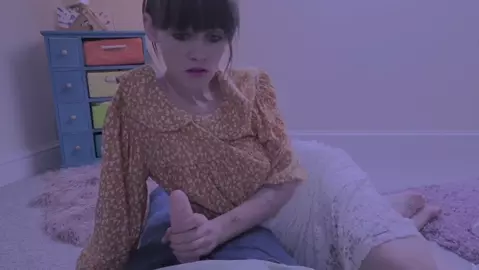 Sydney Harwin – First Time Inside Mom Impregnation