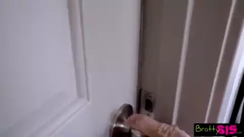 Bratty Sis - Siblings FIght Over Who Can Make Her Cum! S7:E7 11 min 720p