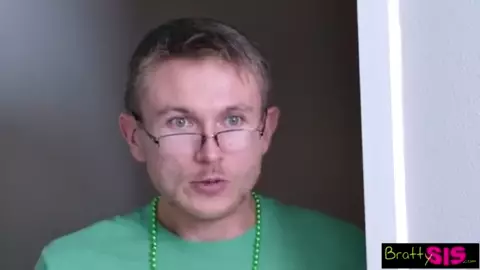 Step Sis "What the fuck are you doing?! I guess it feels good!" S17:E9 12 min 720p