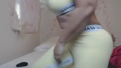 MerraeDay – Dry Hump Mom