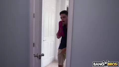 Gia Grace – Step-Mom Panty Raid