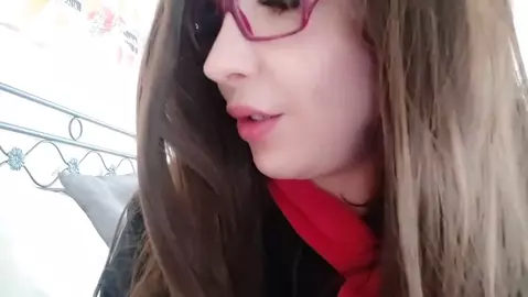 Lavinia - Mom it's ready for the party