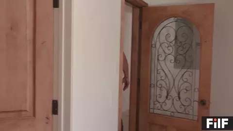 Petite Stepsister Kenzie Reeves Can't Stop Cumming From Rough Anal Sex