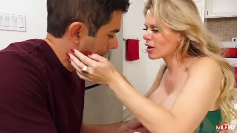 Casca Akashova – Cookies With Mom