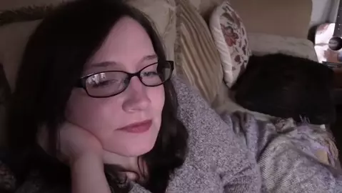 Bettie Bondage – Story Time with Mom