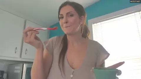 Kelly Payne - Naughty and nice Mommy