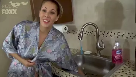 Nikki Brooks - Moms hand gets stuck in the sink