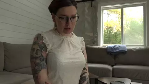 Bettie Bondage – Mommy’s Feet Are Yours