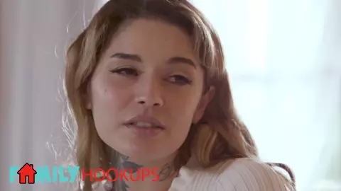 Family Hook Ups - It's Hard For Vanessa Vegas To Turn Down Her Stepdaughter's Gizelle Blanco Pussy