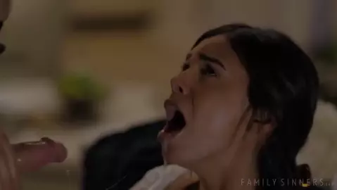 Violet Starr – Family Favors