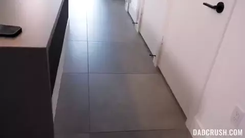 Lilith Grace – Spanking makes her wet