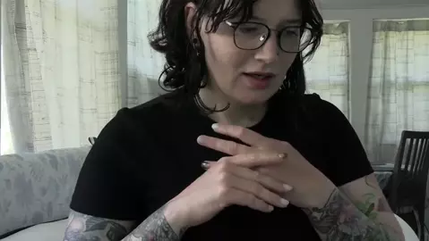 Bettie Bondage – Mutual Masturbation With Mom