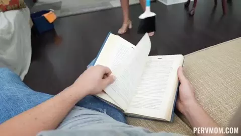 Vivianne DeSilva – Lonely Mommy