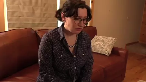 Bettie Bondage – Bully Gets MILF to Gag and Squirt