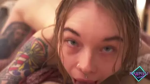 Karneli Bandi - Sweetie Sister After A Shower