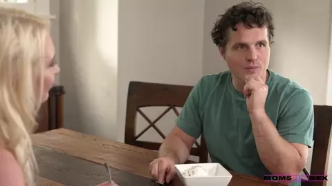 Kate Dee - Stepmom Wants You To Watch - S17:E4