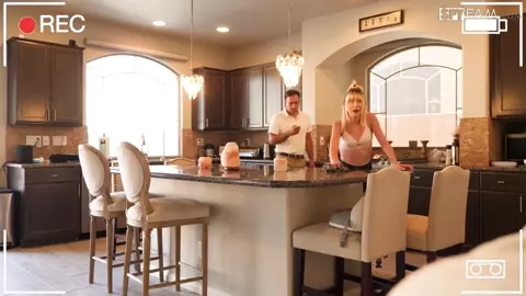 SpyFam – Jessie Saint Step Daughter’s Instant Orgasm