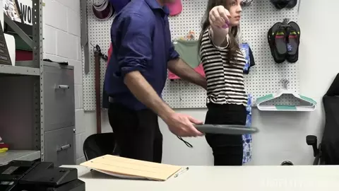 Shoplyfter – Raven Right Vlogger’s Challenge Gone Wrong