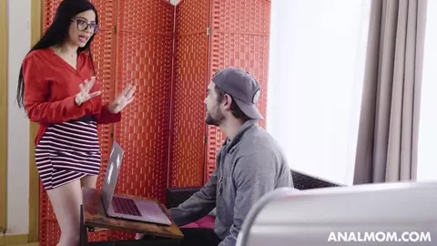 AnalMom – Under My Stepson’s Command Julia de Lucia