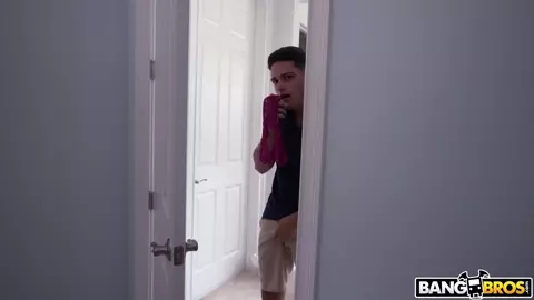 MomIsHorny – Gia Grace Step-Mom Panty Raid