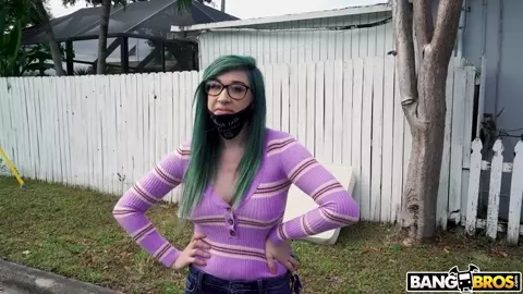 BangBus – Savannah Siren Waitress Gets Huge Tip on The Bus