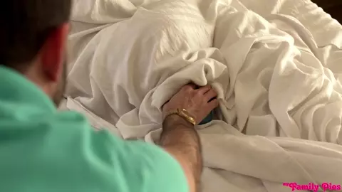 MyFamilyPies – Jessie Saint Can I Find All My Step Sister’s Easter Eggs