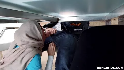 StepmomVideos – Mia Khalifa Is Cumming For Dinner Julianna Vega And Mia Khalifa