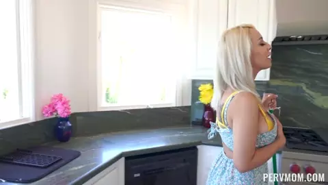 PervMom – Lauren Pixie Back From Juvie