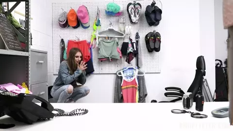 Shoplyfter – Penelope Kay The Runaway