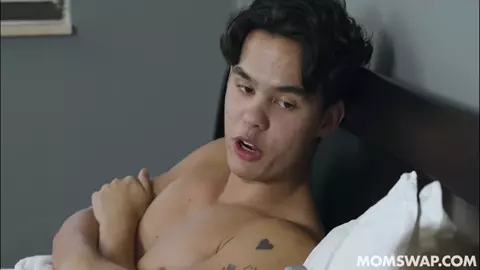 MomSwap – Snow Balls Deep Vivianne Desilva And Kate Dee