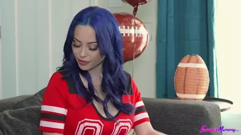 YoungerMommy – Mommies Game Plan Eve Marlowe And Summer Vixen