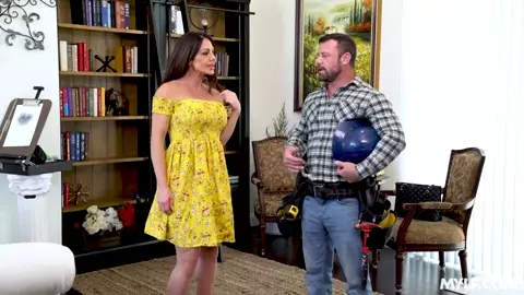 Milfty – Nina Dolci Home Improvement