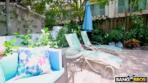 AssParade – Mz Dani 56 Inches Of Pure Ass