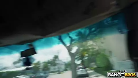 Bonnie Bun Bonnie’s Cleavage