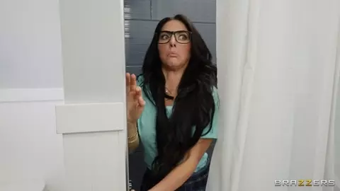 BrazzersExxtra – Theodora Day My Bro’s Geeky GF Does Anal