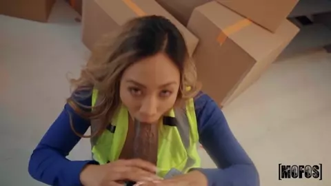 Bubble Butt Stepsis Samantha Lexi Fucked While Unboxing Her Package